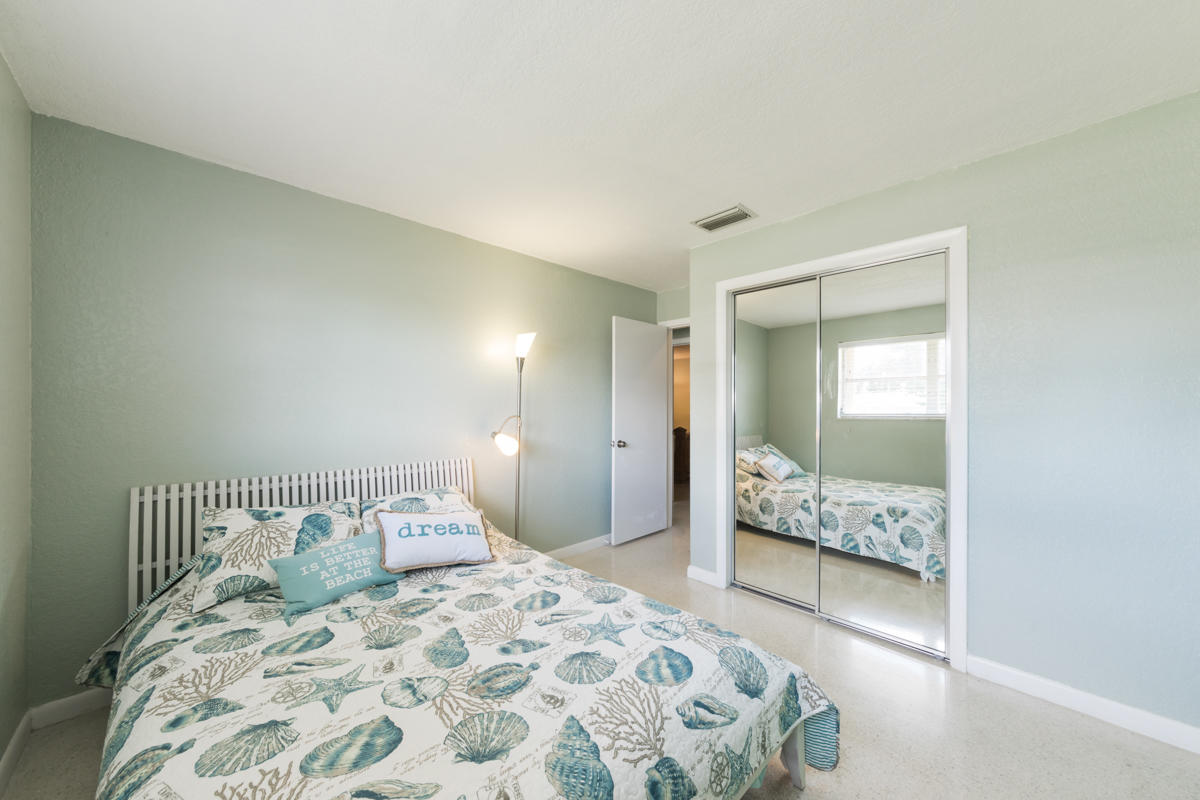 699 Northwest 12th Avenue Boca Raton, FL 33486 - Photo 15 of 21 699 NW 12th Guest Bed 1.2