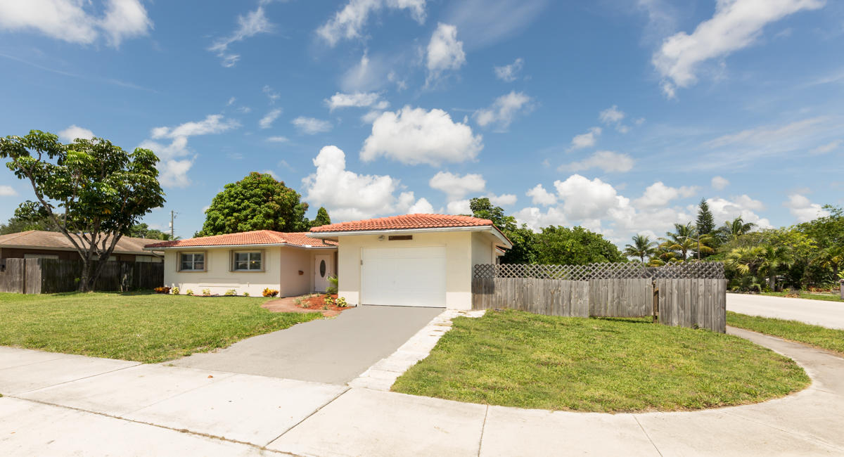 699 Northwest 12th Avenue Boca Raton, FL 33486 - Photo 2 of 21 699 NW 12th Ext Front 2