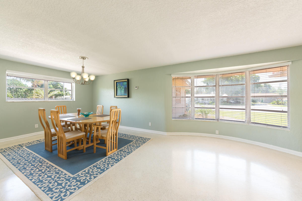 699 Northwest 12th Avenue Boca Raton, FL 33486 - Photo 5 of 21 699 NW 12th Dining