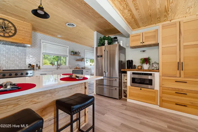 $570,000 | 200 Lake Vue Drive, Aurora, NC 27806