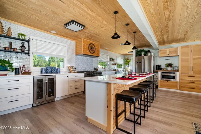 $570,000 | 200 Lake Vue Drive, Aurora, NC 27806