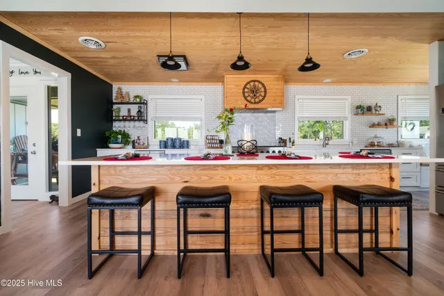 $570,000 | 200 Lake Vue Drive, Aurora, NC 27806