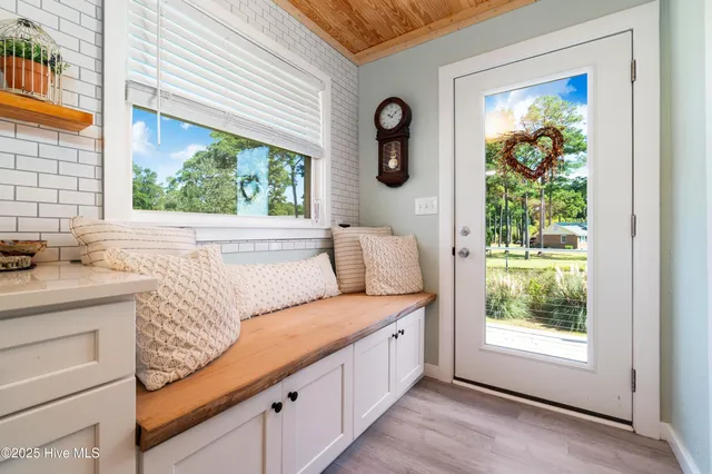 $570,000 | 200 Lake Vue Drive, Aurora, NC 27806