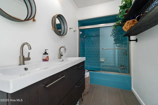 $570,000 | 200 Lake Vue Drive, Aurora, NC 27806