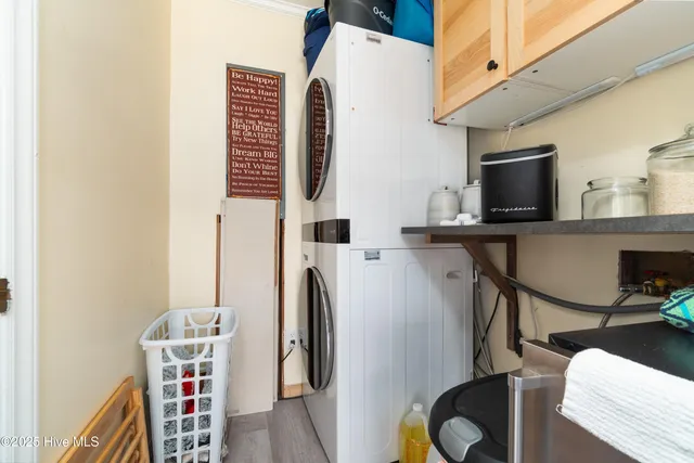 $570,000 | 200 Lake Vue Drive, Aurora, NC 27806