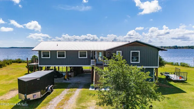 $570,000 | 200 Lake Vue Drive, Aurora, NC 27806