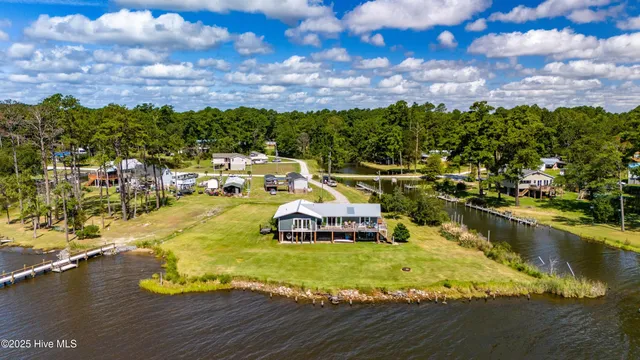 $570,000 | 200 Lake Vue Drive, Aurora, NC 27806