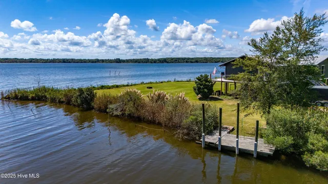 $570,000 | 200 Lake Vue Drive, Aurora, NC 27806