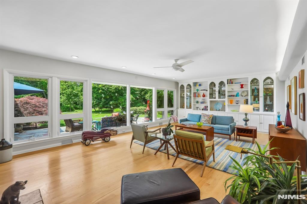 95 Yantacaw Brook Road Montclair, NJ 07043 - Photo 7 of 48