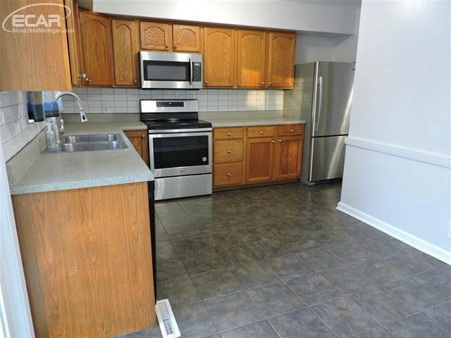 338 East Rising Street Davison, MI 48423 - Photo 9 of 32
