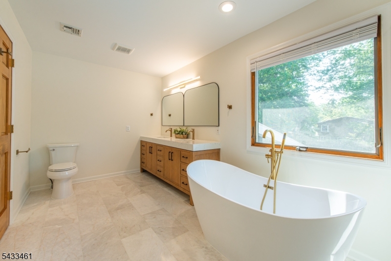 77 Rockwood Road Florham Park, NJ 07932 - Photo 29 of 47