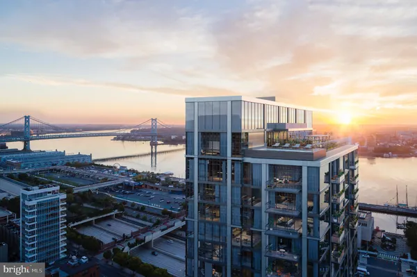 $4,379 | 1-5 Dock Street, Unit 710, Philadelphia, PA 19106