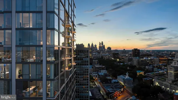 $4,379 | 1-5 Dock Street, Unit 710, Philadelphia, PA 19106