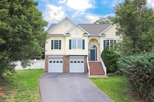 $2,700 | 155 Chelsea Circle, Harrisonburg, VA 22801