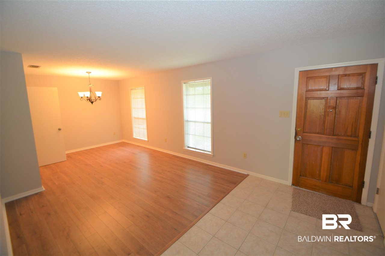 2704 Longleaf Drive Mobile, AL 36693 - Photo 4 of 28