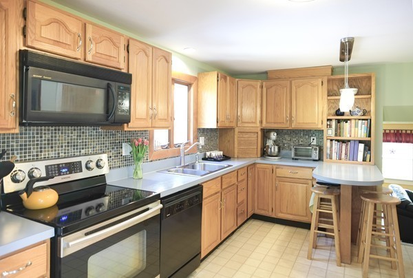 20 Highgate Road Wayland, MA 01778 - Photo 4 of 22