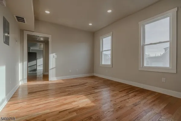 $2,450 | 882 South 14th Street, Unit 2, Newark, NJ 07108
