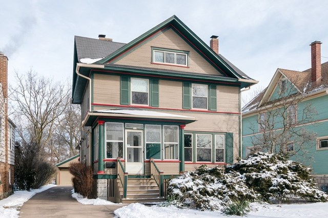 264 Shenstone Road Riverside, IL 60546 - Photo 1 of 9 a front view of a house with garden