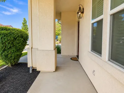 $649,900 | 5300 Kungsting Way, Elk Grove, CA 95757