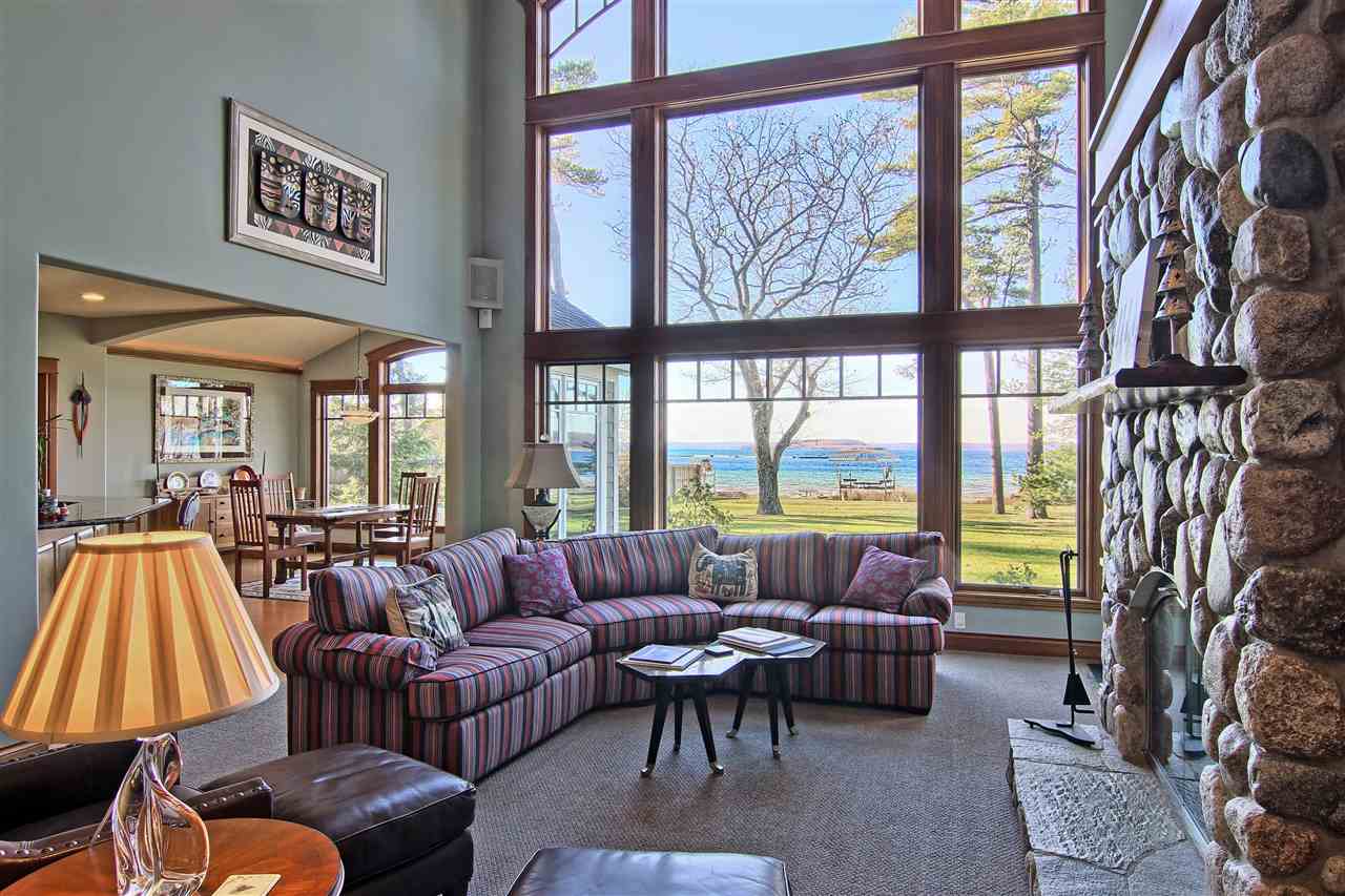 2916 Neahtawanta Road Traverse City, MI 49686 - Photo 6 of 75 1831431-5.JPG