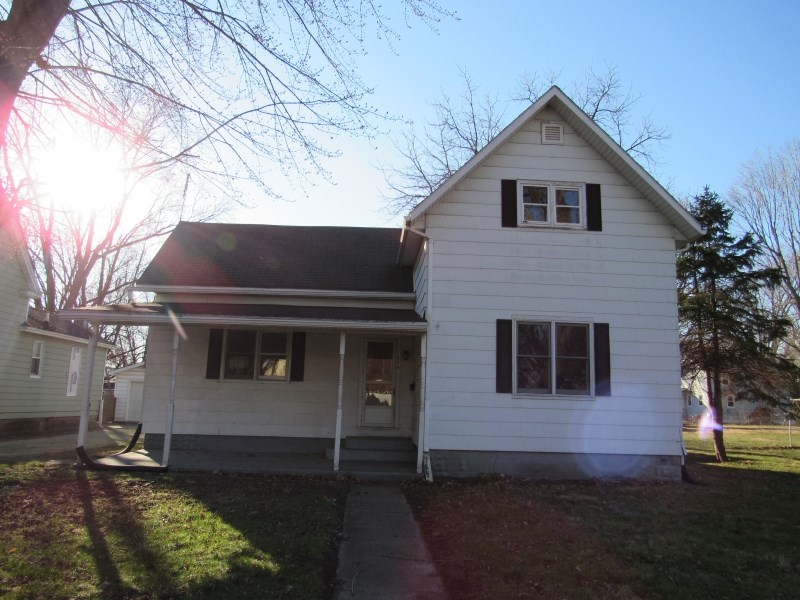 514 Fulton Avenue Rochester, IN 46975 - Photo 1 of 17