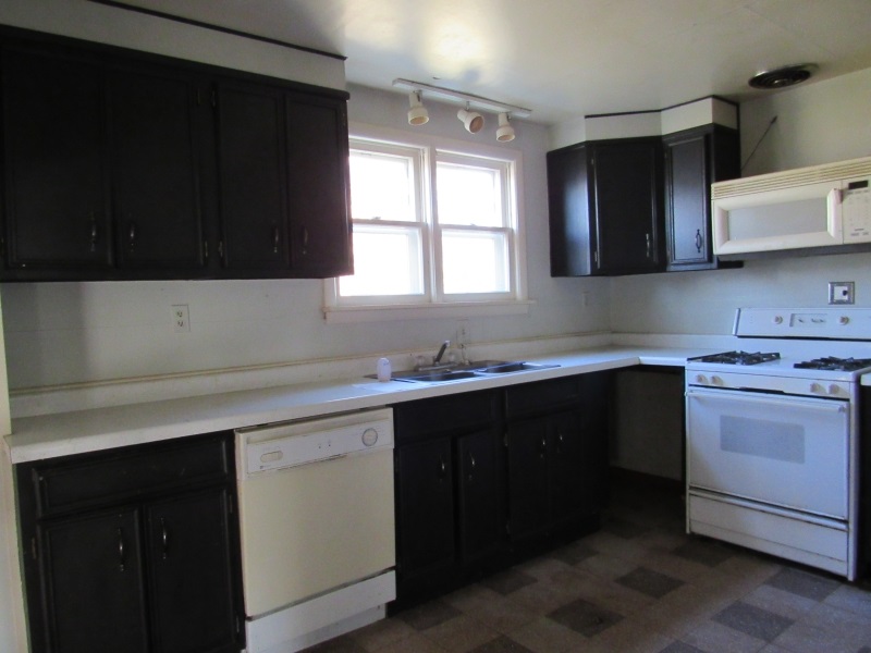 514 Fulton Avenue Rochester, IN 46975 - Photo 4 of 17