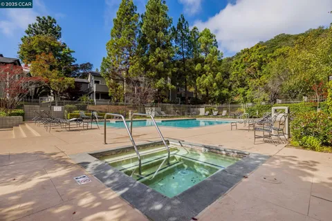 $515,000 | 560 Canyon Oaks Drive, Unit H, Oakland, CA 94605
