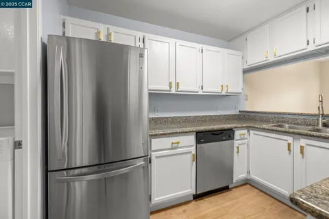 $515,000 | 560 Canyon Oaks Drive, Unit H, Oakland, CA 94605