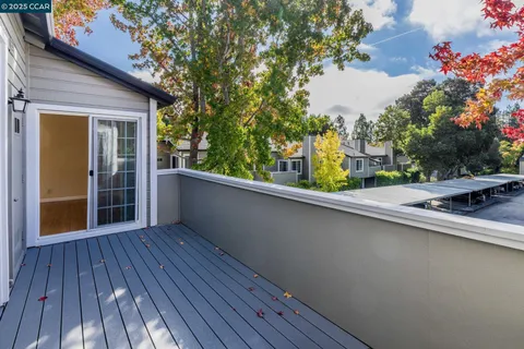 $515,000 | 560 Canyon Oaks Drive, Unit H, Oakland, CA 94605