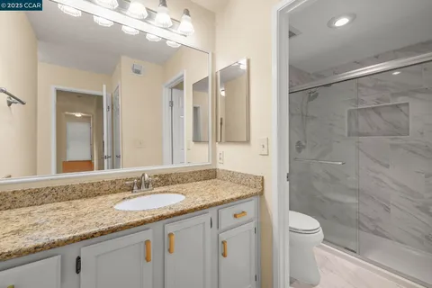 $515,000 | 560 Canyon Oaks Drive, Unit H, Oakland, CA 94605