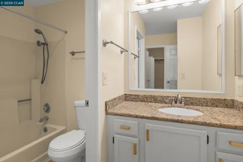 $515,000 | 560 Canyon Oaks Drive, Unit H, Oakland, CA 94605