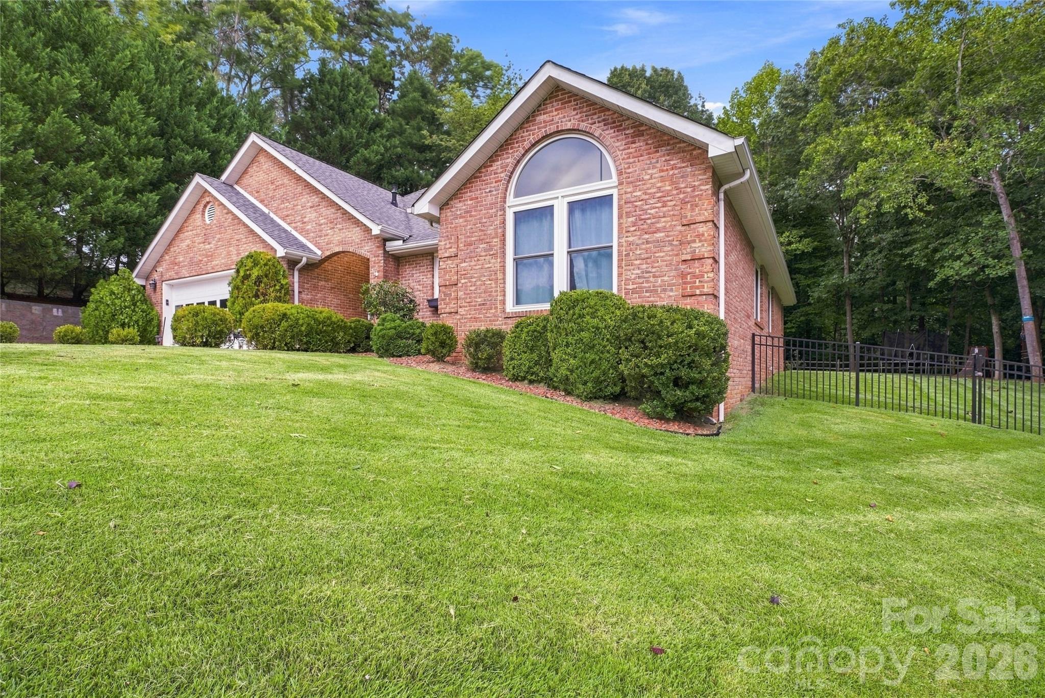 805 Isle Of Palms Court Fort Mill, SC 29708 - Photo 3 of 12 Gallery Image 3