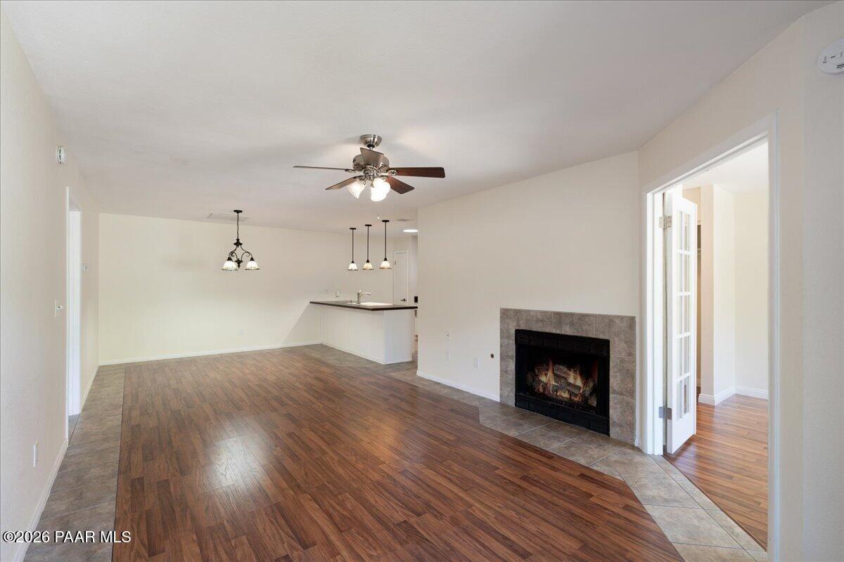3079 Montana Terrace Road, Unit 12F Prescott, AZ 86301 - Photo 4 of 18 04-Entry to Living Room