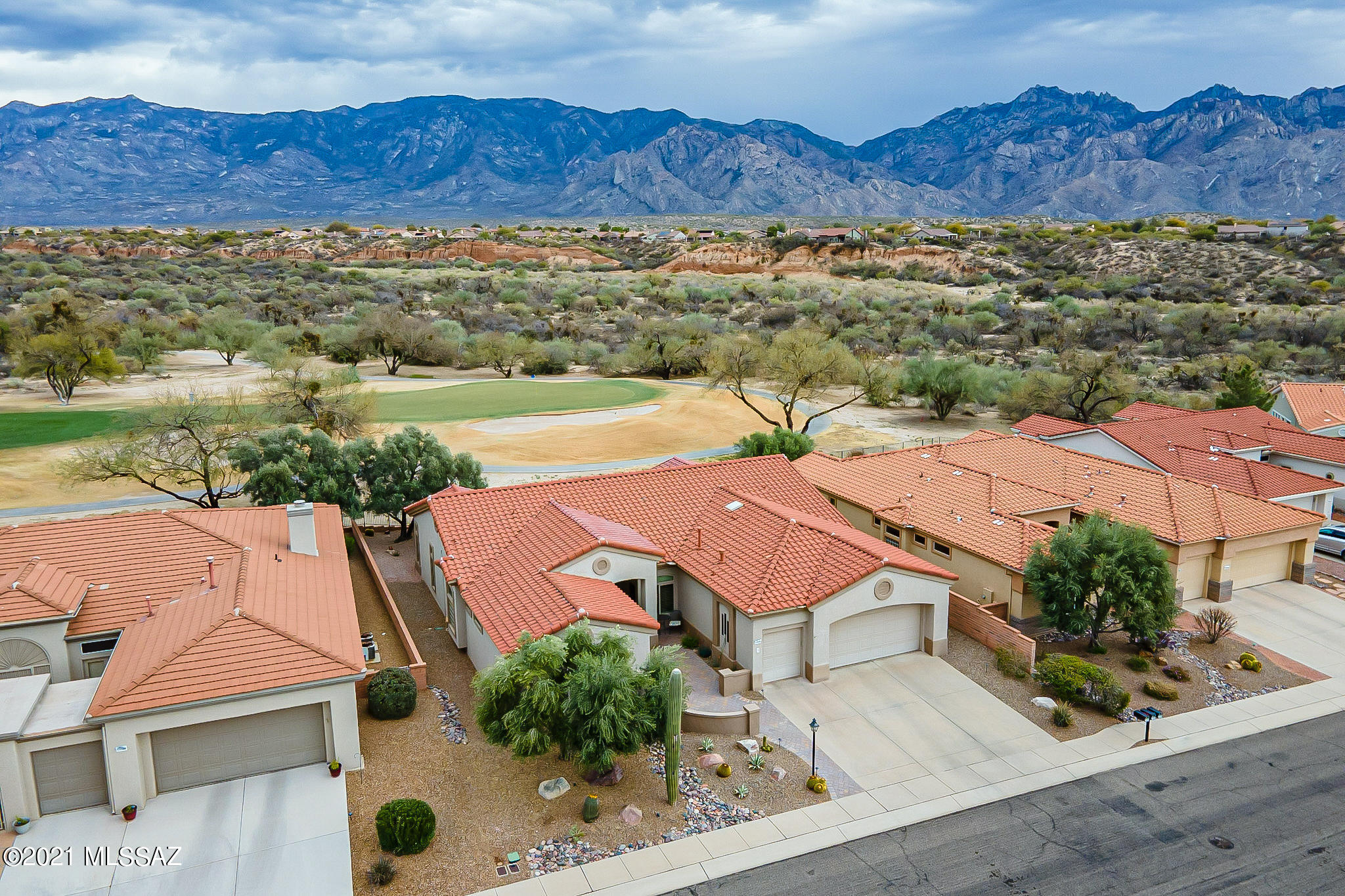 13570 North Pima Spring Way Tucson, AZ 85755 - Photo 2 of 50
