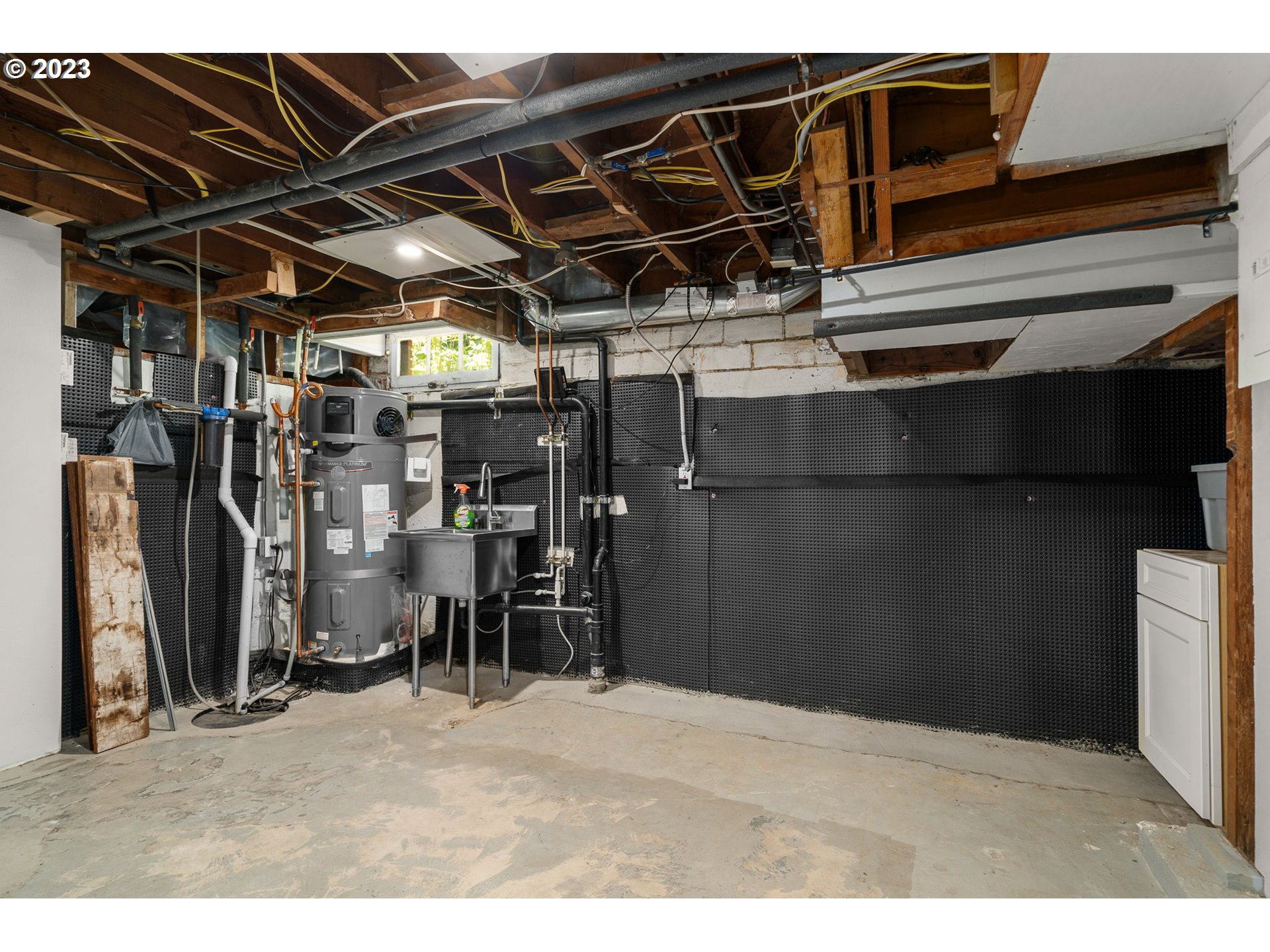 8471 Southwest 37th Avenue Portland, OR 97219 - Photo 31 of 40 Storage