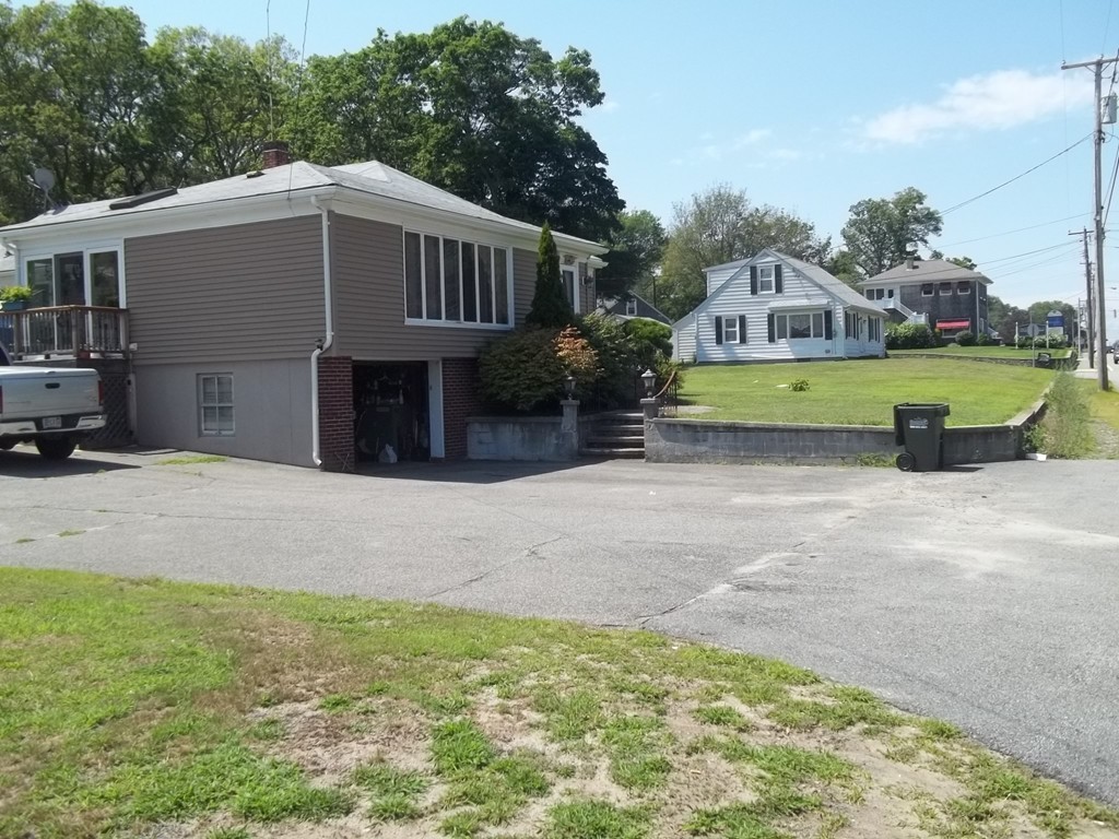 699 State Road Westport, MA 02790 - Photo 2 of 11 Gallery Image 2
