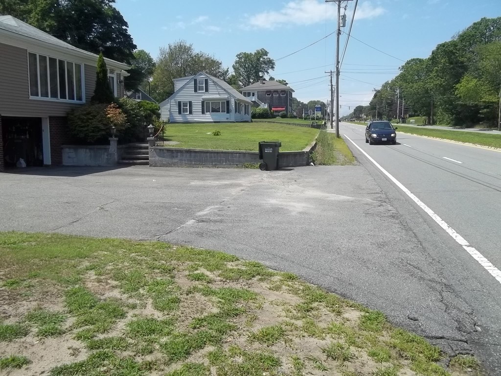 699 State Road Westport, MA 02790 - Photo 3 of 11 Gallery Image 3