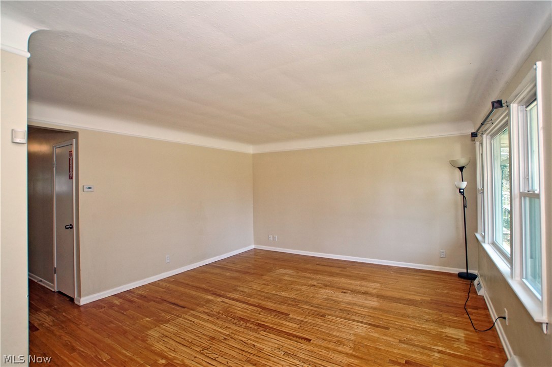 1138 Homestead Road Cleveland, OH 44121 - Photo 8 of 25