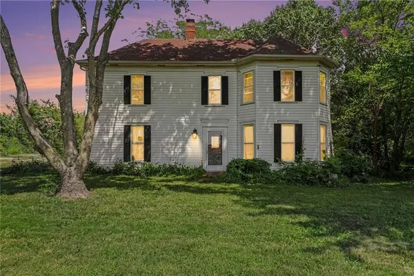 $460,000 | 321 North Buckner Tarsney Road, Buckner, MO 64016