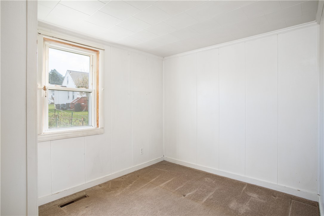 49 Reservoir Road Middletown, RI 02842 - Photo 13 of 25