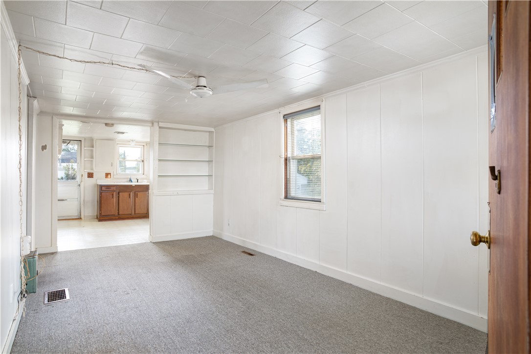 49 Reservoir Road Middletown, RI 02842 - Photo 18 of 25