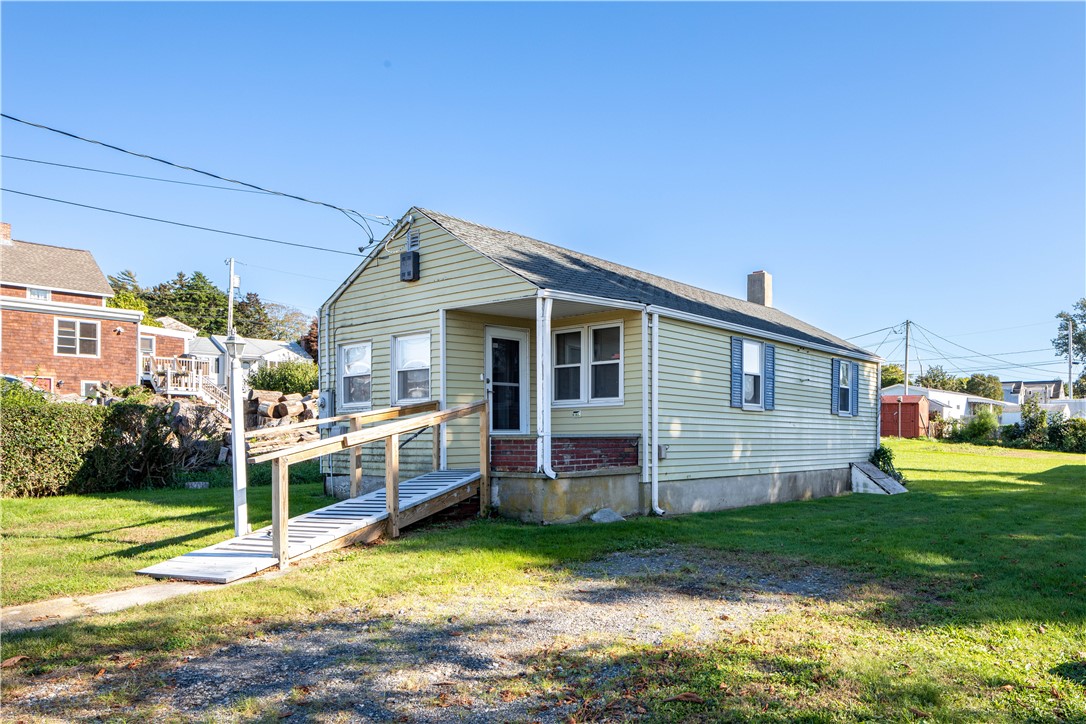 49 Reservoir Road Middletown, RI 02842 - Photo 6 of 25