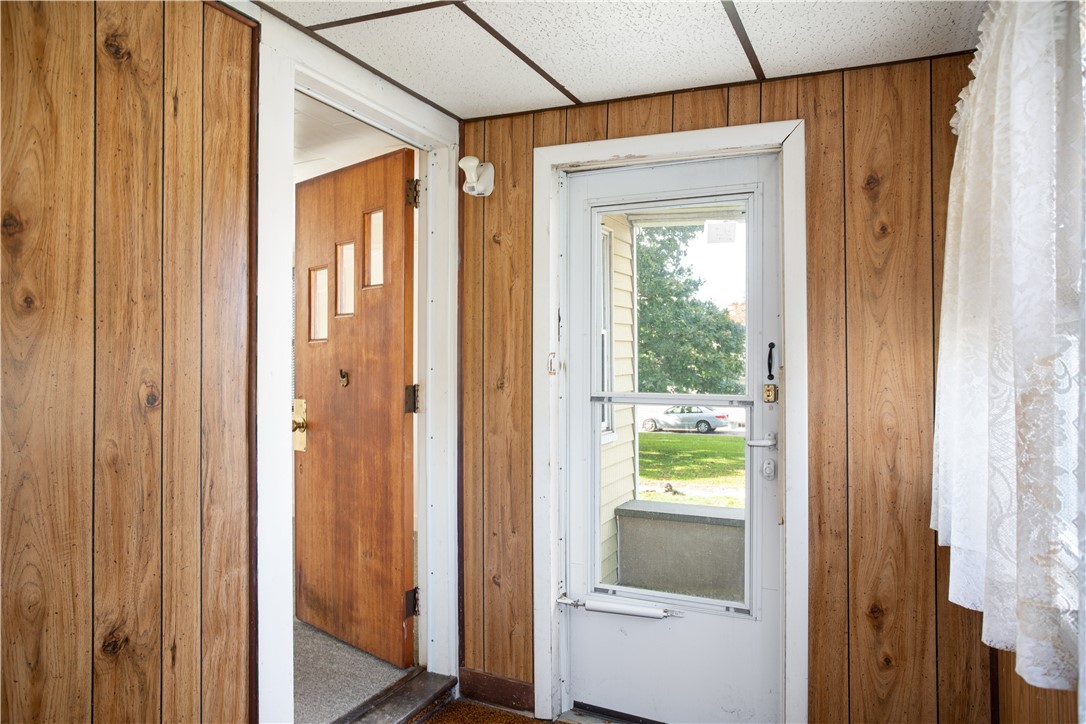 49 Reservoir Road Middletown, RI 02842 - Photo 9 of 25