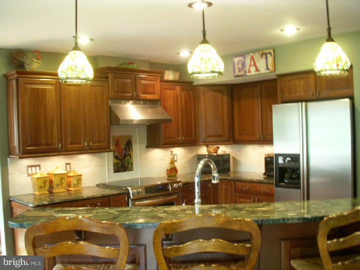 1275 Fountain Road Newtown, PA 18940 - Photo 6 of 19 Gallery Image 6