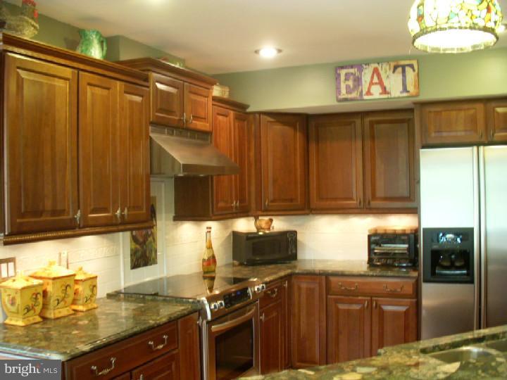 1275 Fountain Road Newtown, PA 18940 - Photo 7 of 19 Gallery Image 7