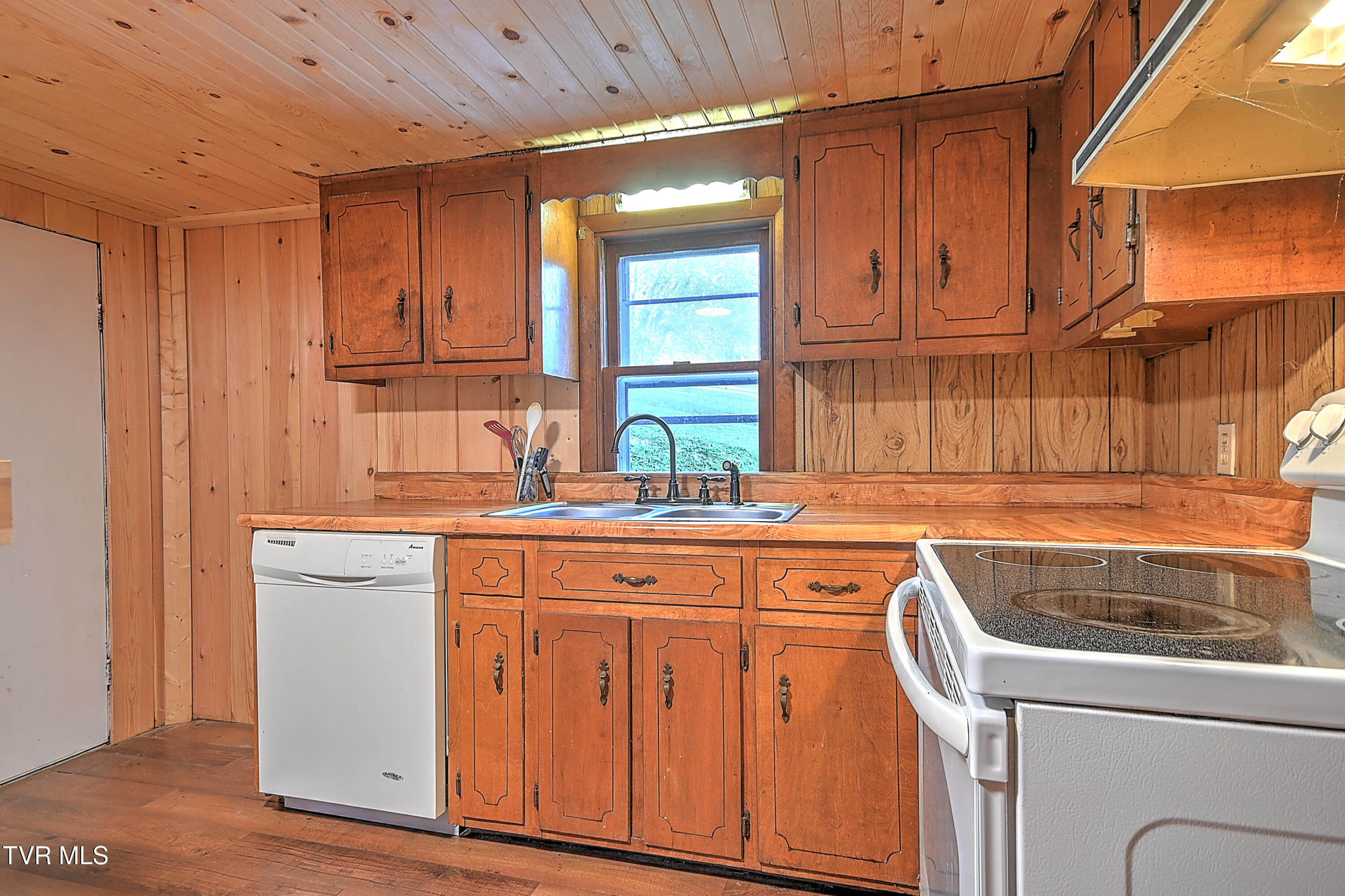 235 Beeler Street Bristol, TN 37620 - Photo 15 of 58 235 Beeler St AB-16