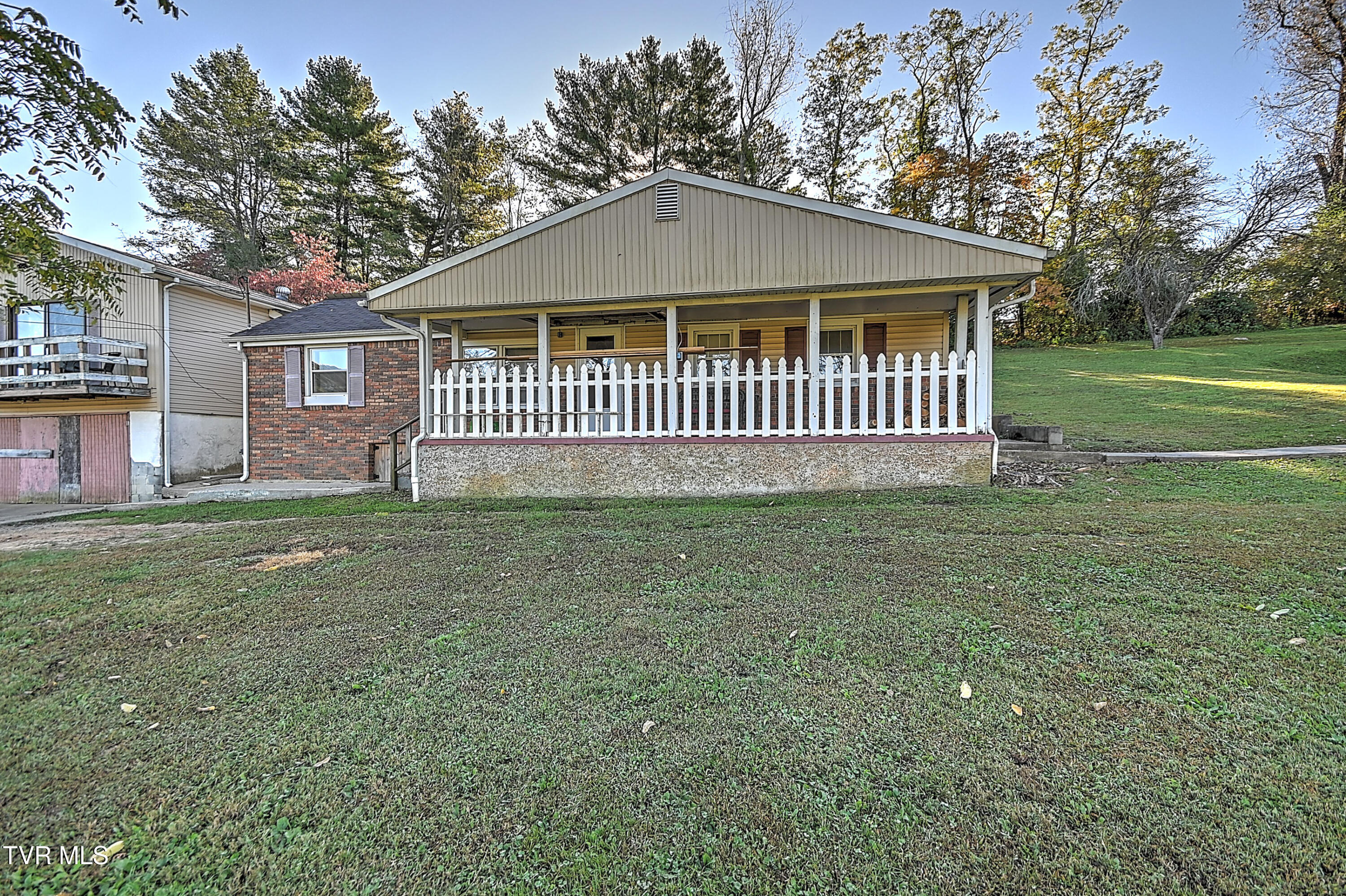 235 Beeler Street Bristol, TN 37620 - Photo 2 of 58 235 Beeler St AB-3