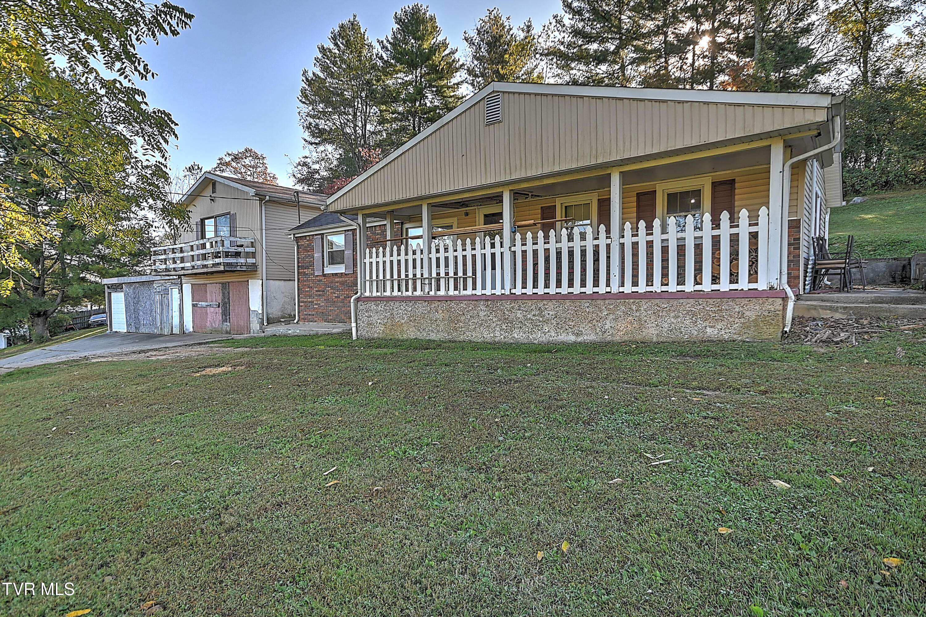 235 Beeler Street Bristol, TN 37620 - Photo 3 of 58 235 Beeler St AB-4