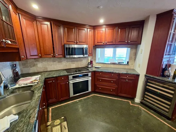 $1,119,000 | 1001 Marina Drive, Unit 301, Quincy, MA 02171