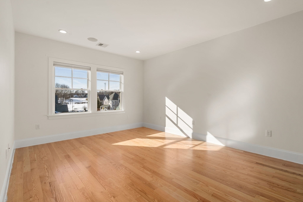 18 Robert Street, Unit 14 Boston, MA 02131 - Photo 11 of 24